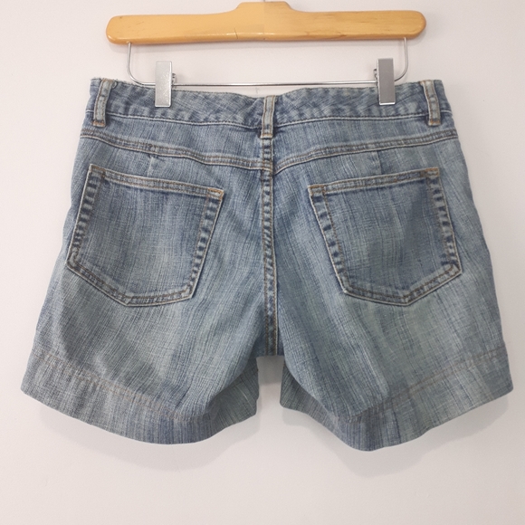 MICHAEL KORS Jean Shorts - Picture 2 of 5
